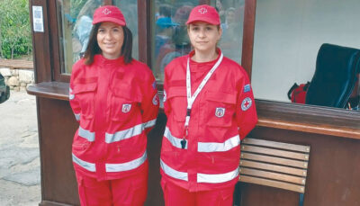 Εθελόντριες του Ερυθρού Σταυρού για τις περιπτώσεις μικροτραυματισμών