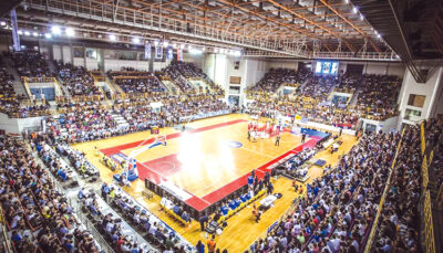 Τα κωμικοτραγικά γεγονότα που σημάδεψαν την πρεμιέρα του Ευρωπαϊκού πρωταθλήματος μπάσκετ U18 στην πόλη Νις της Σερβίας, ανέδειξαν πόσο… μπροστά βρίσκεται το Ηράκλειο